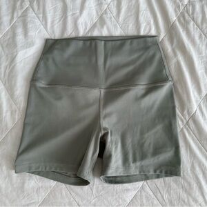 gilly hicks biker short